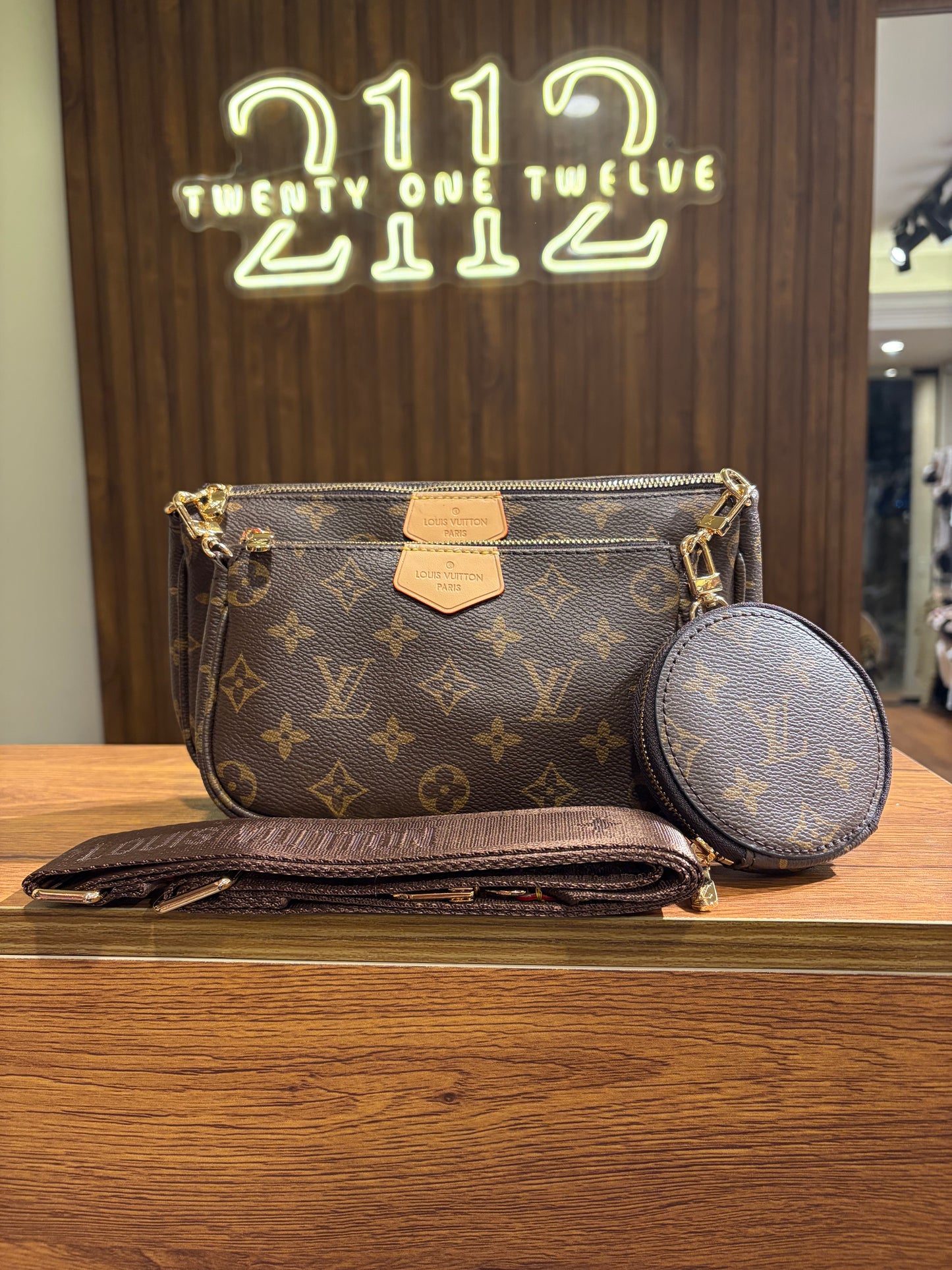 L V Multi Pochette