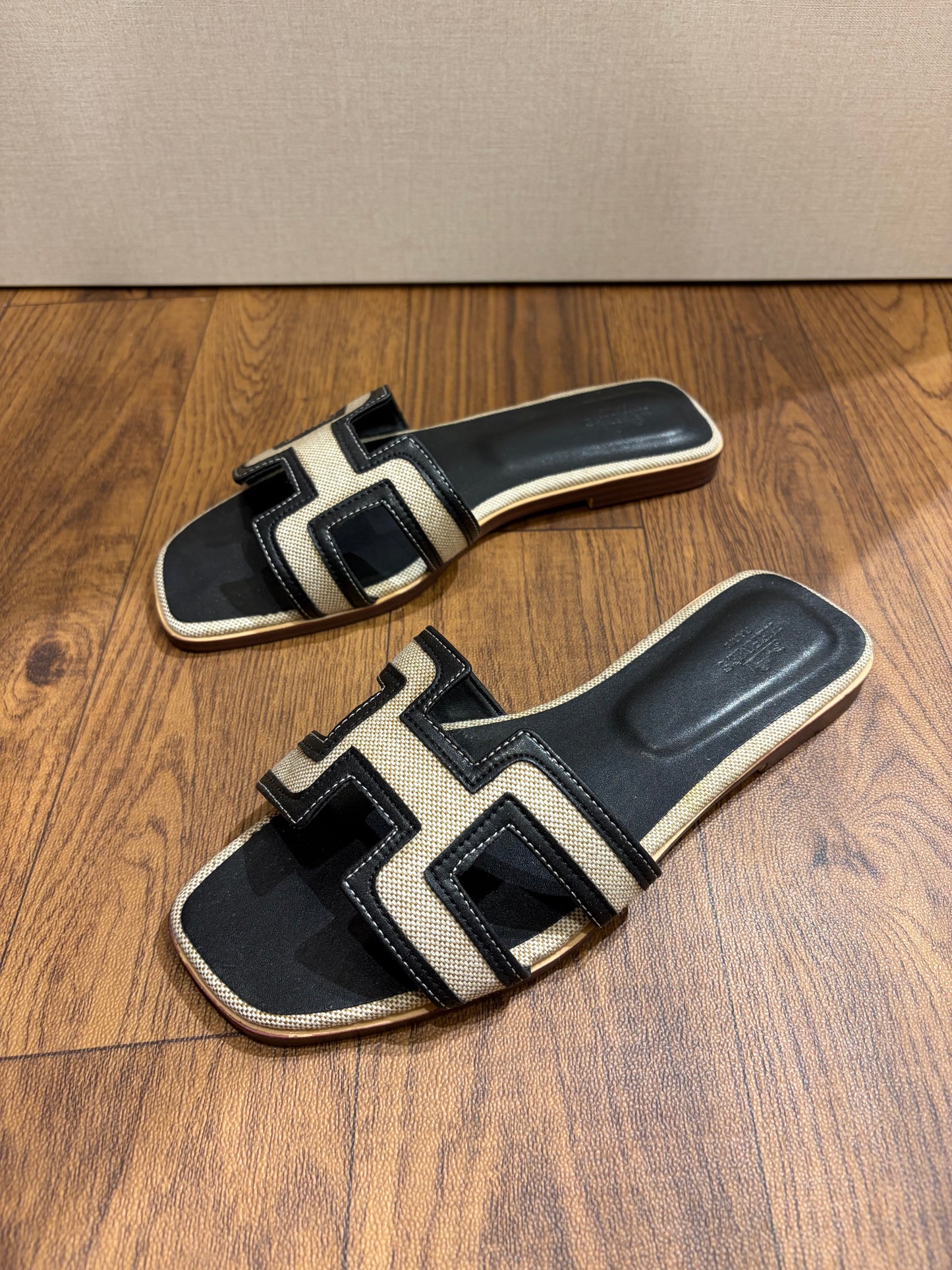 H E R M È S Oran Sandal in Toile