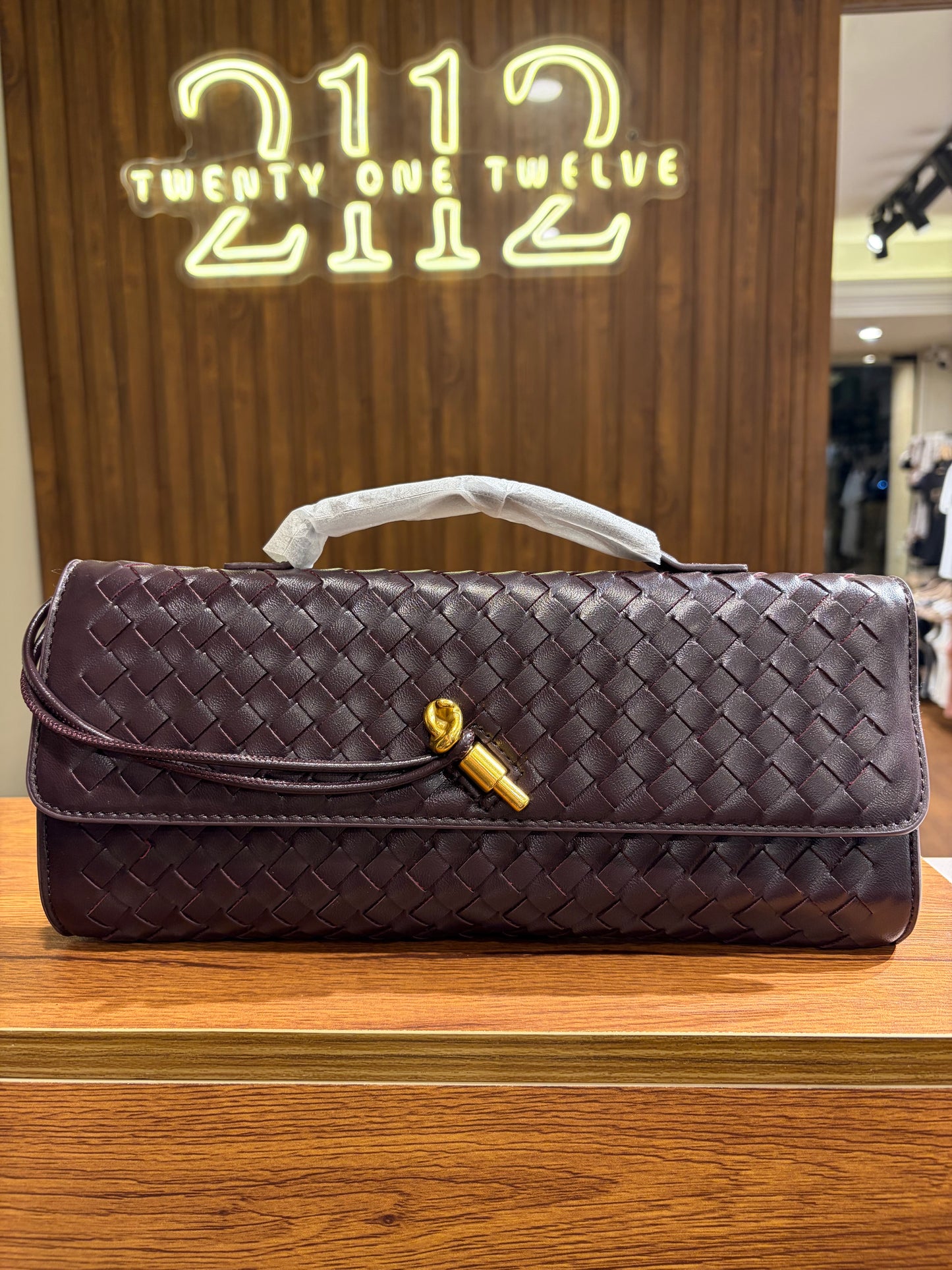 B O T T E G A Andiamo Clutch