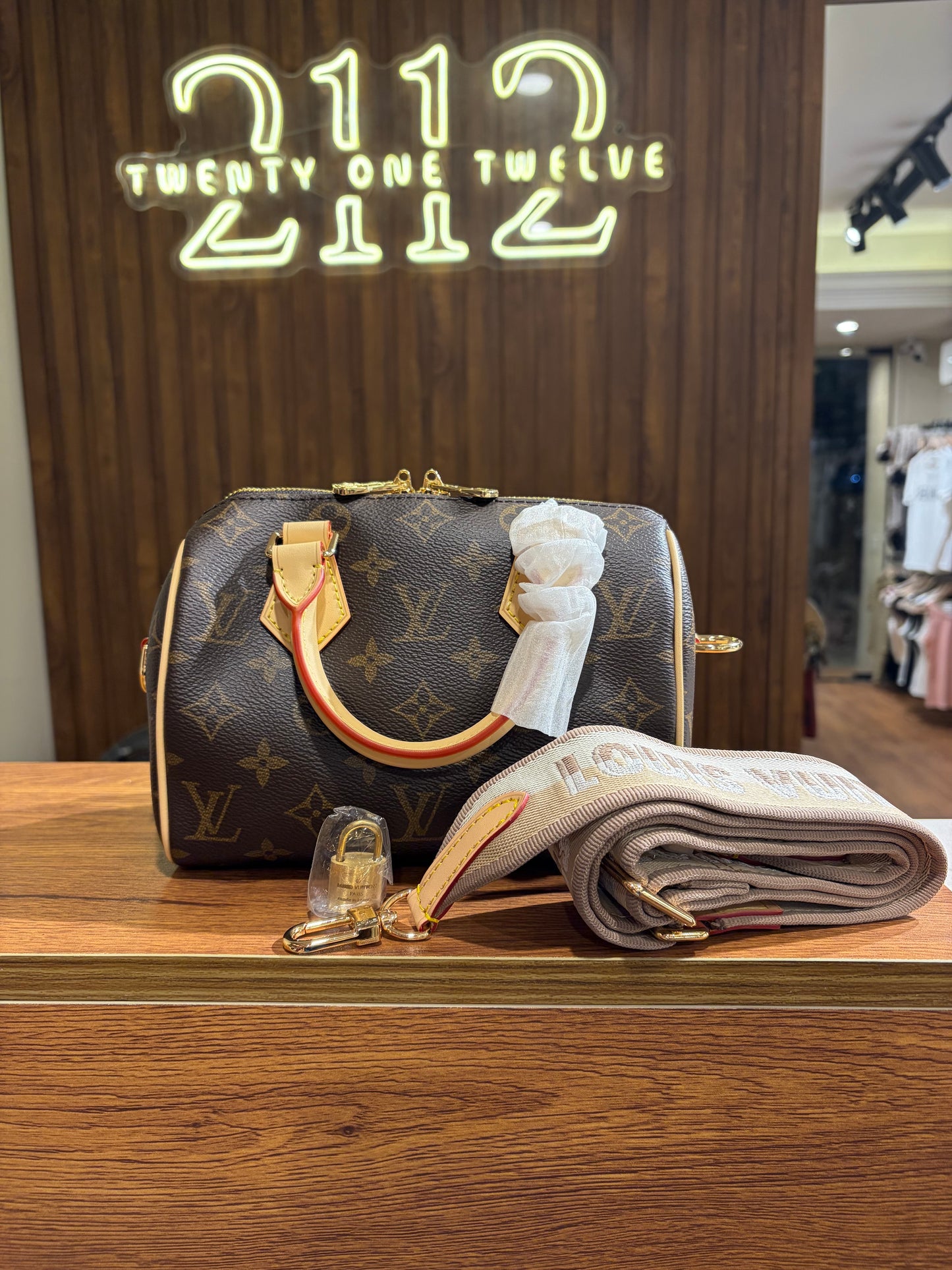 L V Speedy Bandoulière 20