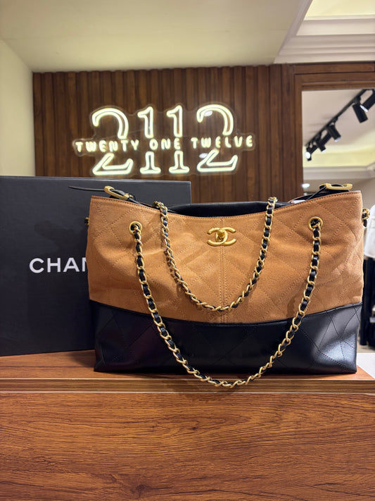 C H A N E L 25A Hobo Suede Handbag