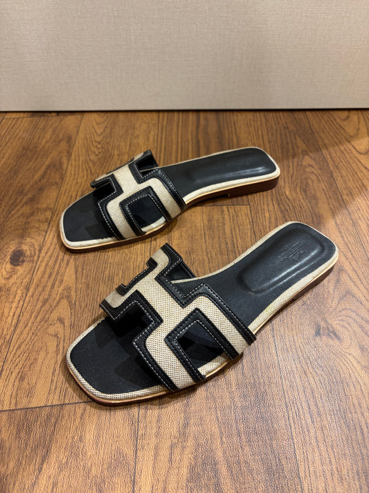 H E R M È S Oran Sandal in Toile