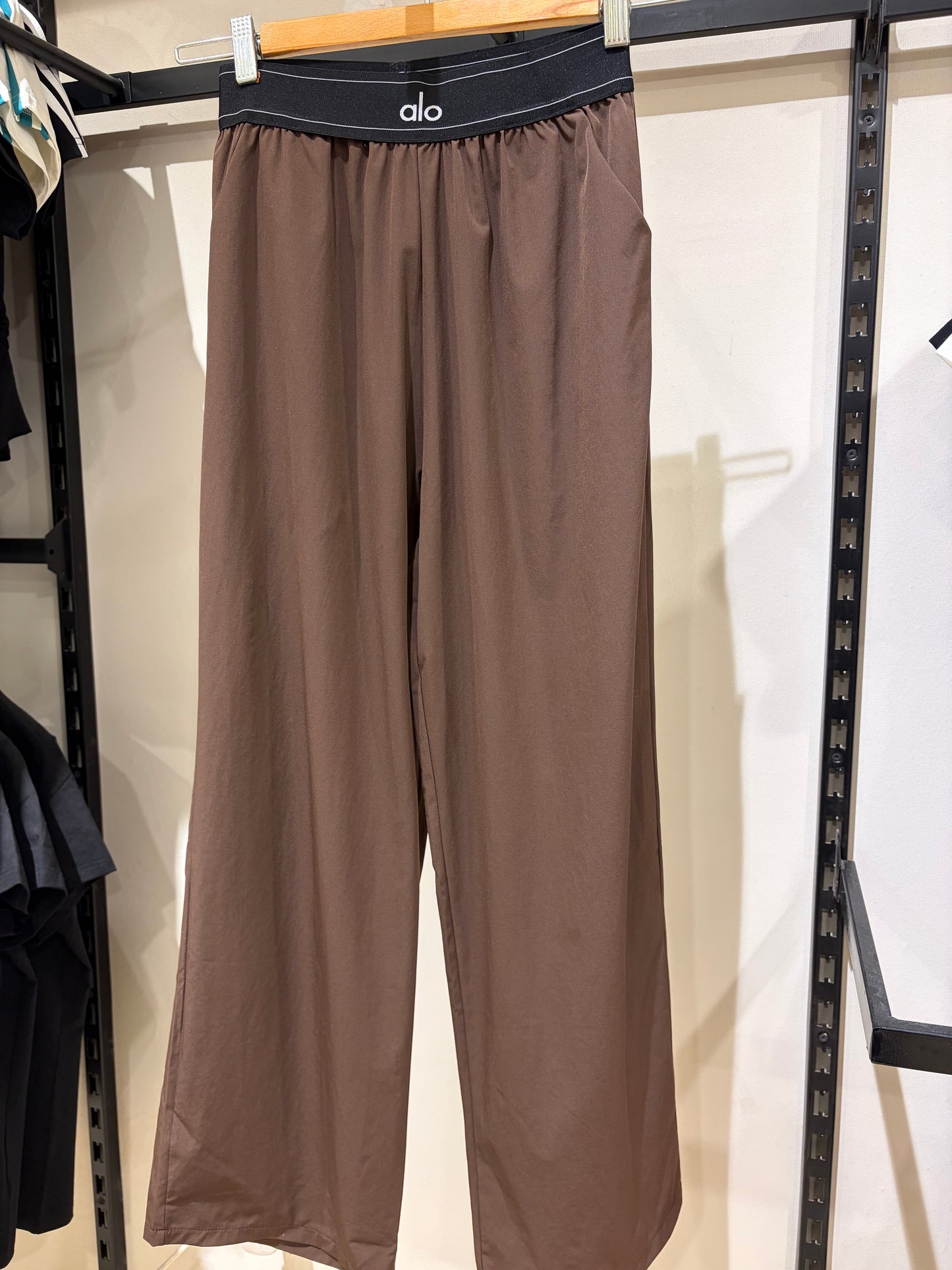 A L O Jogger Pants