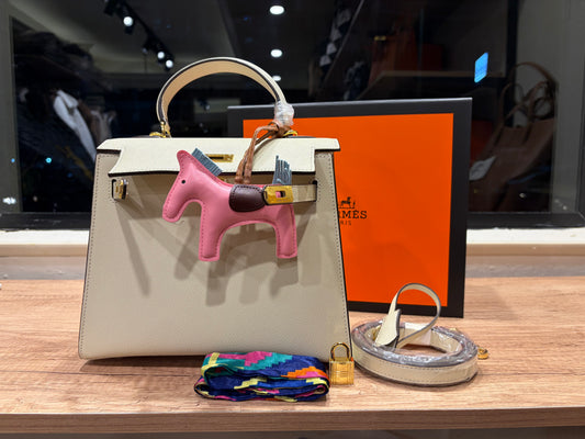 H E R M E S Kelly Handbag 24