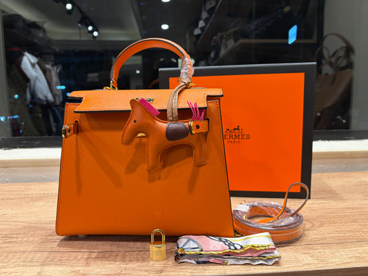 H E R M E S Kelly Handbag 24