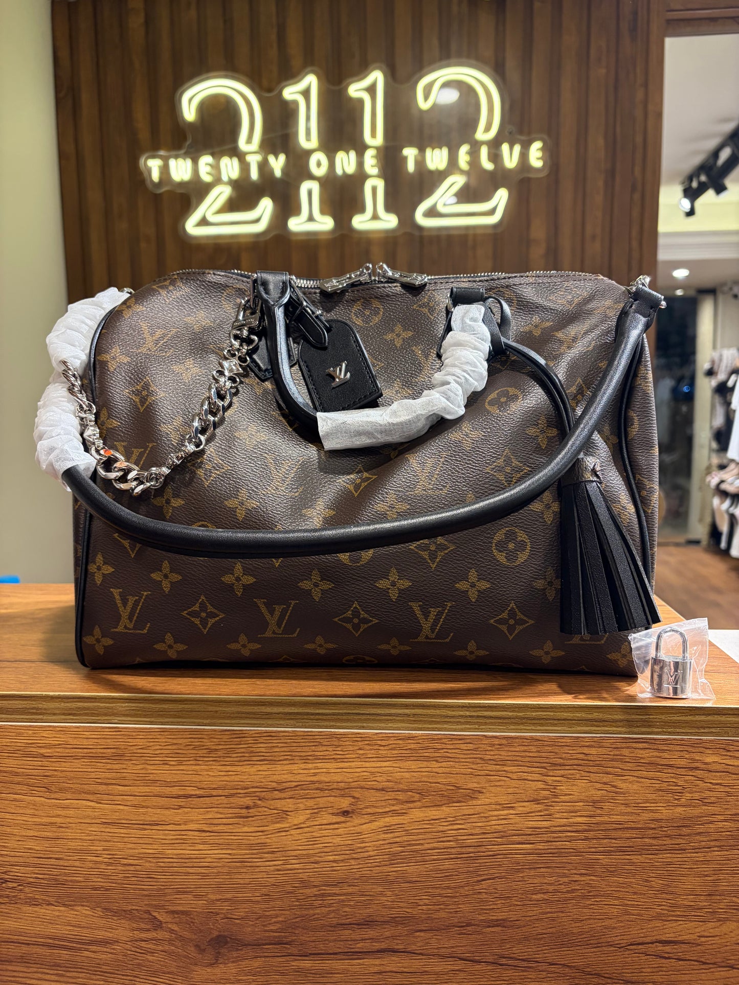 L V Speedy Soft 30 Dark