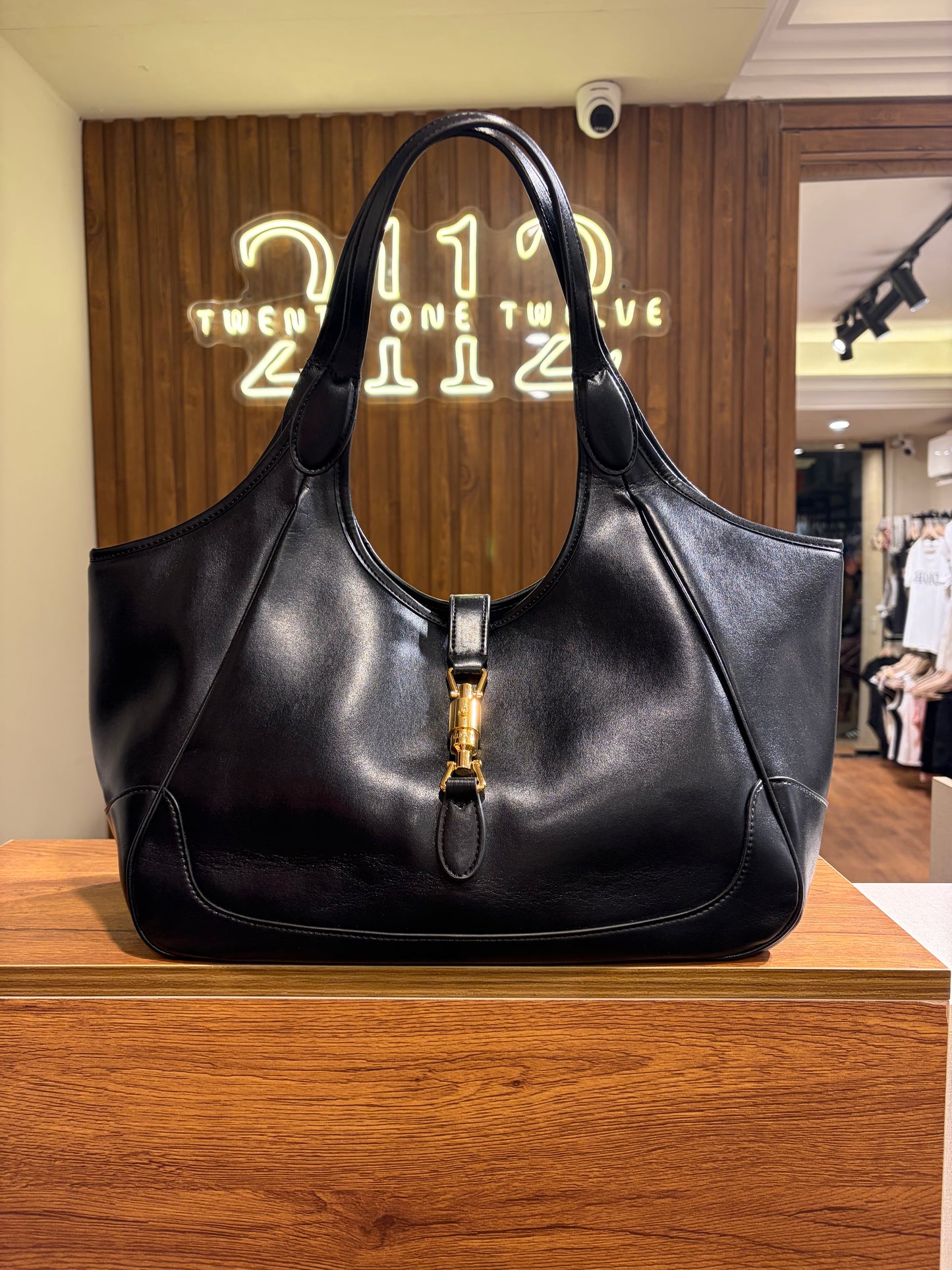 G U C C I Mercato Black Leather Medium Tote Bag