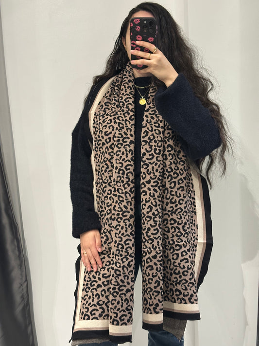 Brown wool leopard scarf